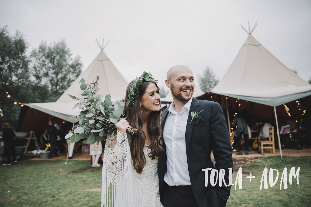 outdoor-rustic-tipi-wedding_080